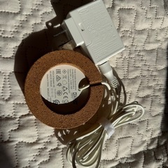 ワイヤレス充電器 Qi対応 コルクデザイン 白　IKEAの画像