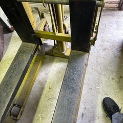 フォークリフト手動式500k gの画像