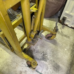 フォークリフト手動式500k gの画像