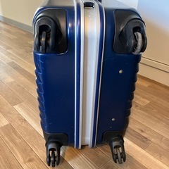 スーツケースの画像