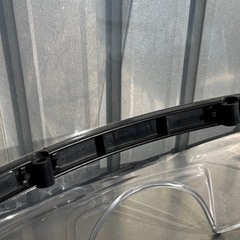 無料で！バイクのパーツ2個◇PCX？◇カブ？◇ウインドシールド◇差し上げますの画像