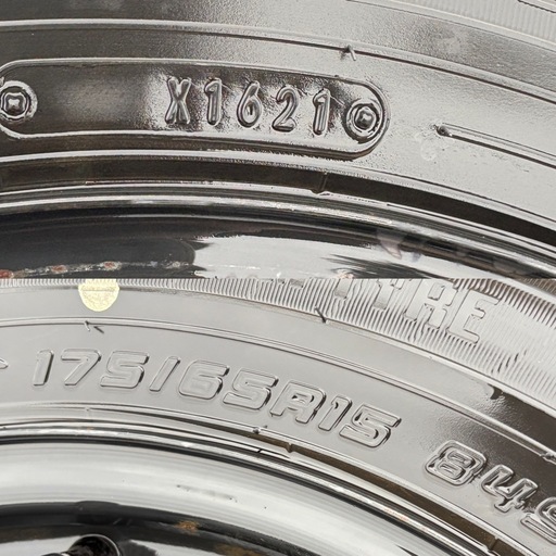 175/65r15 鐡ちん　アクア 溝あり