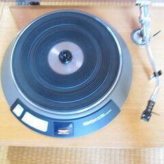 アナログレコードプレーヤーの画像