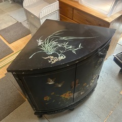 中国美術　コーナーキャビネット　の画像