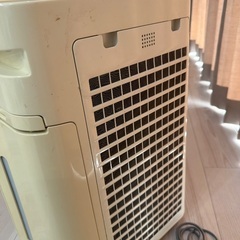 SHARP 加湿空気清浄機　KC-D70-Wの画像