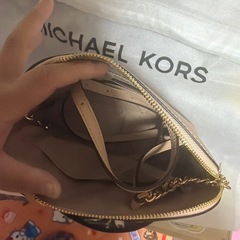 MICHAEL KORS ドーム Xクロス クロスボディ ミディアムの画像