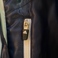 決まりました、アディダスジャンパーの画像