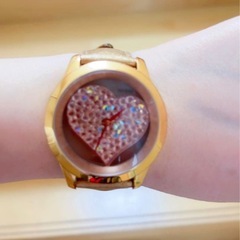 GUESSレディース腕時計の画像