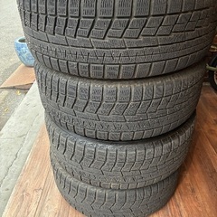 スタッドレスタイヤ4本　ホイール、カバー付【メルセデスベンツ】の画像