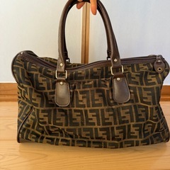 FENDIミニボストンバッグの画像