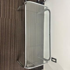 ガラステーブルの画像