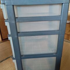 収納ケース（引き出し4段／IRIS）無料｜今日・明日引き取り希望の画像