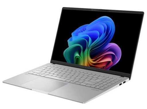 WindowsノートPC 15.6インチ　AI Copilot+PC 有機EL ASUS 32GB 1TB 3K 新品に近い美品