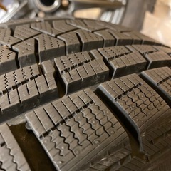 スタッドレスタイヤ＋アルミホイールの4本セットです。の画像