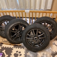 スタッドレスタイヤ＋アルミホイールの4本セットです。の画像
