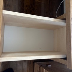 鏡台、学習テーブルになる机の画像