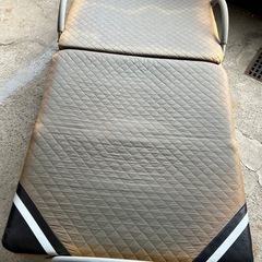 折りたたみベットの画像