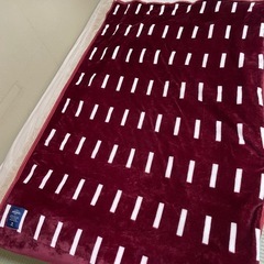 包まれる毛布　モケット　バーガンディ　取りに来ていただける方の画像