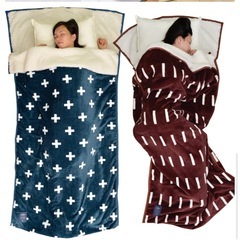 包まれる毛布　モケット　バーガンディ　取りに来ていただける方の画像