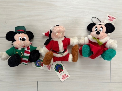 クリスマスファッションのミッキーマウス3人組 (コロン) 西馬込の