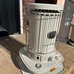 コロナ石油ストーブ コンクリートの画像