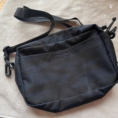 NEWERAショルダーバッグの画像