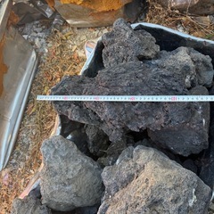 溶岩石　庭石　オブジェ　多数　1個5000円〜の画像