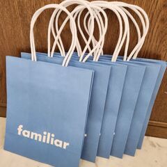①ファミリア　紙袋の画像