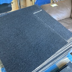 タイルカーペット　人気のブラック1枚100円の画像