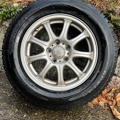 エルグランド用スタッドレスタイヤ4本の画像