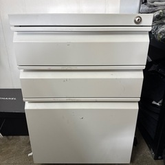 収納 引き出し ローラー付きの画像