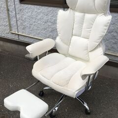 JM20559S)ゲーミングチェア 昇降式 キャスター・ひじ掛け付き  幅：約76cm 高さ：約120～126cm 奥行：約70～97cm 中古品【取りに来られる方限定】の画像