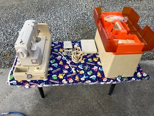 昭和レトロな家庭用ミシン (かつを) 恵比須の生活家電《ミシン》の中古