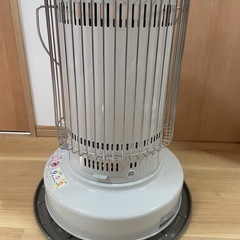 トヨトミ  対流式ストーブ　KS-67H ホワイトの画像