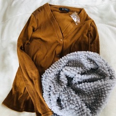 全て新品⚫︎ナノユニバースなどセーター＆カーディガン3点とスヌード　の画像