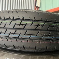 ハイエース純正タイヤ＋バトルシップ2タイヤセットの画像