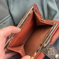 VUITTON財布の画像