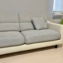 ソファ　クッション付きの画像