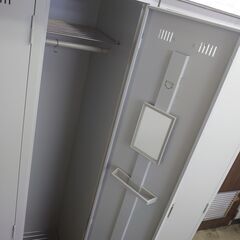 4人用スチールロッカー無料で差し上げますの画像