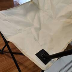 キャプテンスタッグ 折りたたみチェア アイボリー 美品・室内使用のみの画像