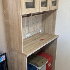 食器棚の画像