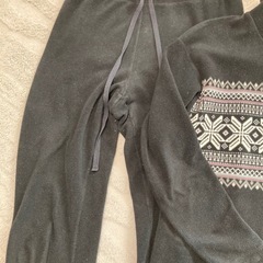 UNIQLOフリースパジャマMサイズの画像