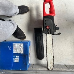 バッテリー式電気チェンソーの画像