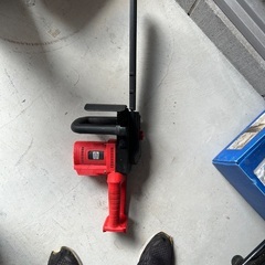 バッテリー式電気チェンソーの画像