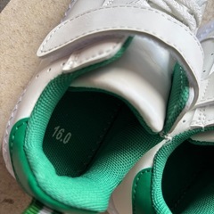 子供用シューズの画像