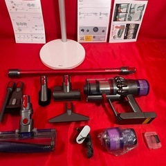 ダイソン⑧SV14V11fluffy 美品純正スタンド　２タイプヘッドから選択式　純正美品パイプ　補強型トリガー装着　フルパーツの画像