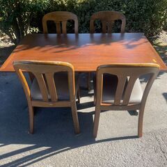 リサイクルショップどりーむ天保山店　No5413 ダイニングテーブルセット　テーブル＋イス４脚セット　テーブルとイス４脚が別メーカー品の抱き合わせセットになります　の画像