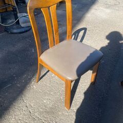 リサイクルショップどりーむ天保山店　No5413 ダイニングテーブルセット　テーブル＋イス４脚セット　テーブルとイス４脚が別メーカー品の抱き合わせセットになります　の画像