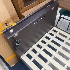 リサイクルショップどりーむ天保山店　No5412 フランスベッド　シングルベッドフレーム　ヘッド側若干シール剥がれ跡有り　コンセント付き　お買い得品🎵の画像