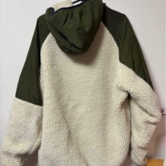 ZARA ふりーすじゃけフリースジャケットの画像